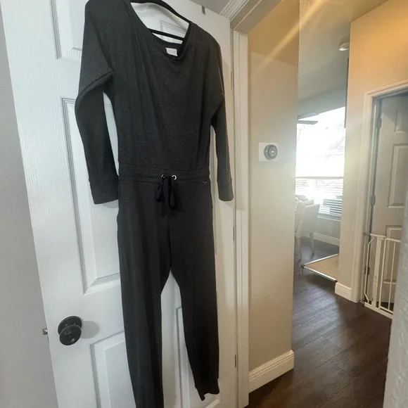 Bombshell Sportswear
Bombshell Sportswear
Charcoal Jumpsuit - Picture 2 of 5